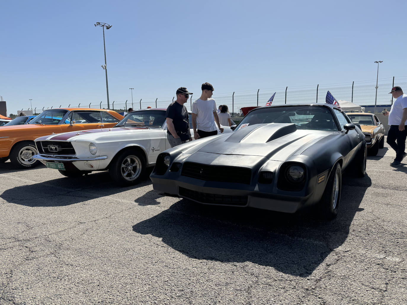 Los mejores coches americanos se citaron en el Circuit Ricardo Tormo