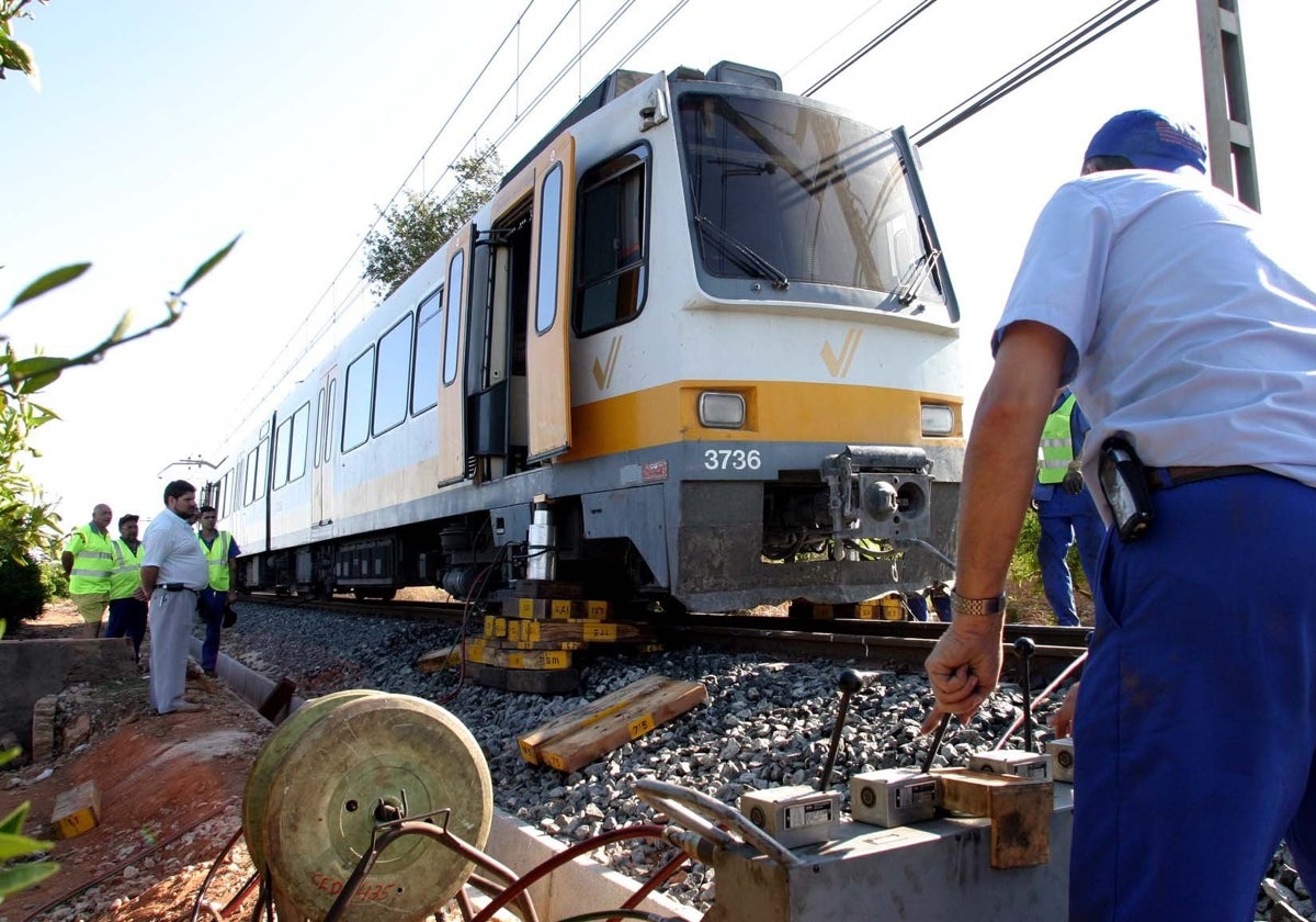 Un accidente de metro a su paso por Picassent, en una imagen de archivo.