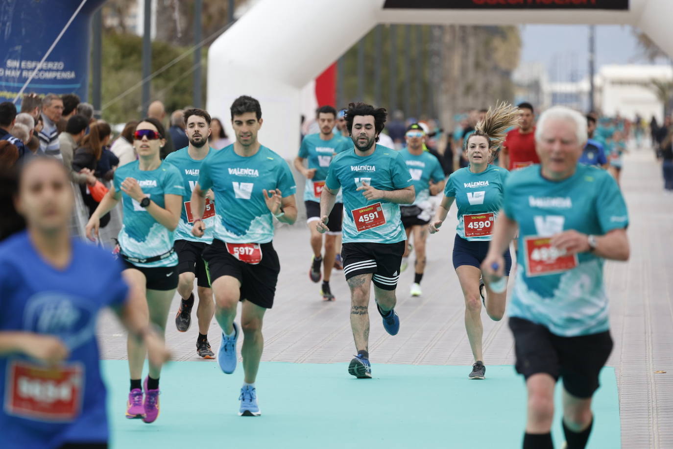 Fotos del ambiente en la 15K Valencia Abierta al Mar