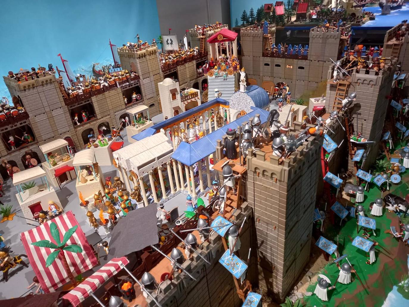 Fotos: los clicks de Playmobil desembarcan en Valencia en una espectacular exposición gratuita