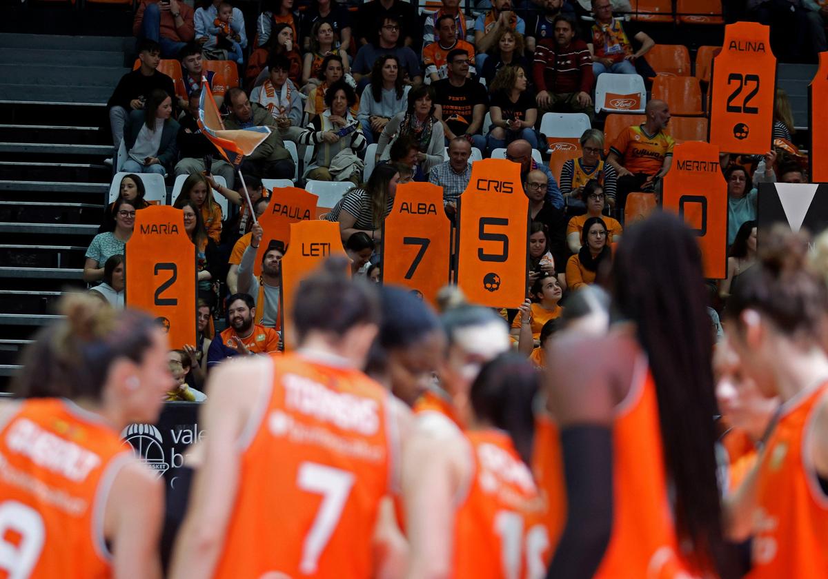 Imagen del partido frente al IDK Euskotren en la Fonteta.