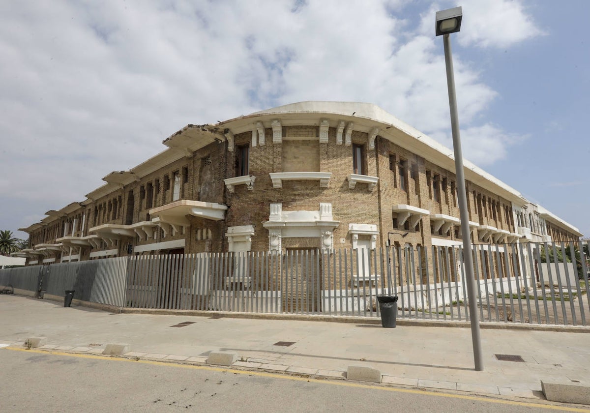 Edificios de los Docks en La Marina de Valencia.