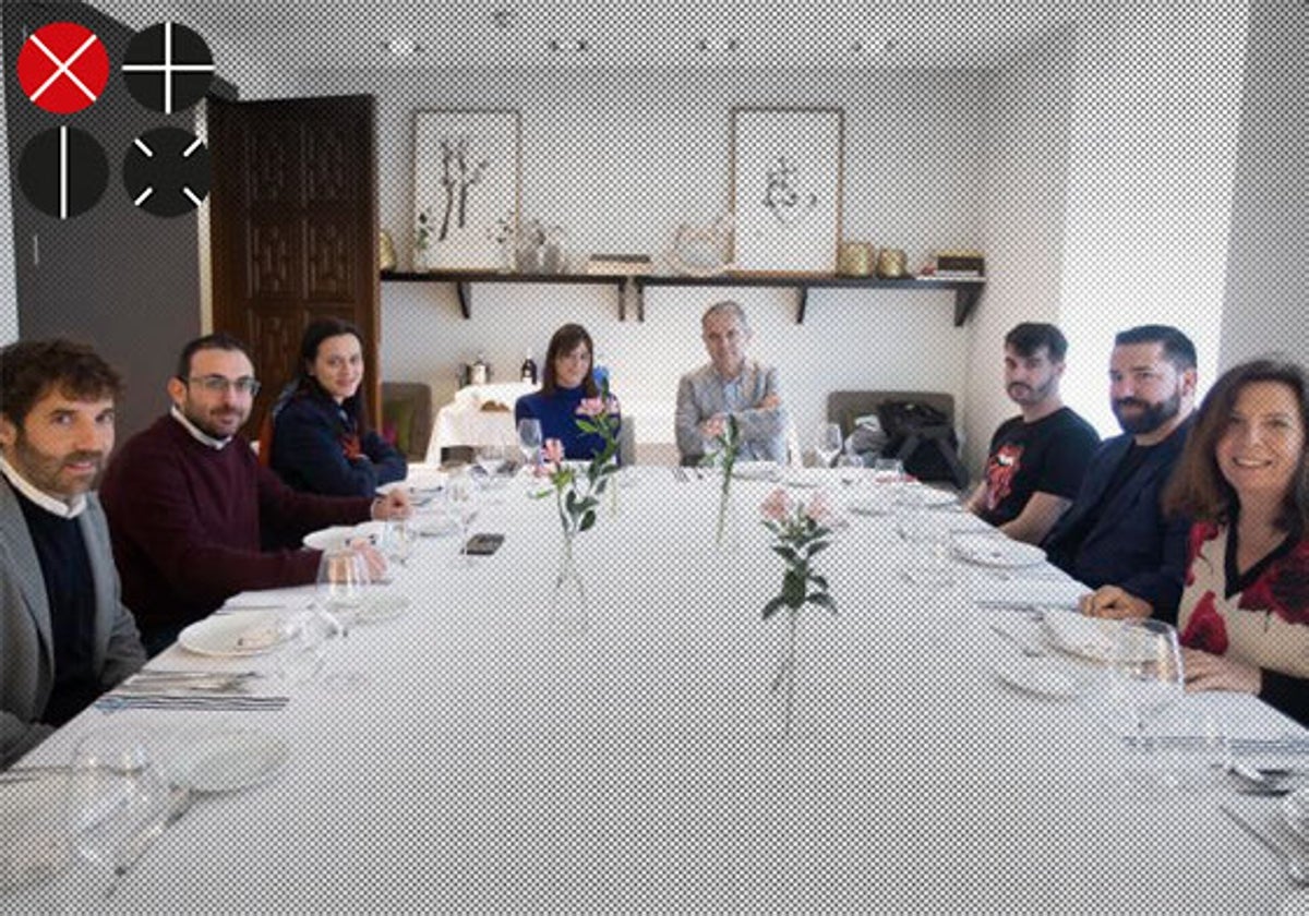 Asistentes a la reunión del jurado.