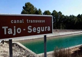 Canal del trasvase Tajo-Segura.