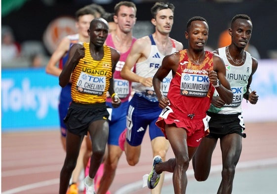 Ndikumwenayo, durante una carrera.