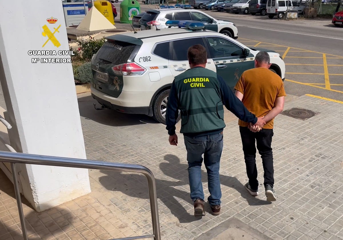 Uno de los detenidos por la Guardia Civil como presunto autor de la estafa.