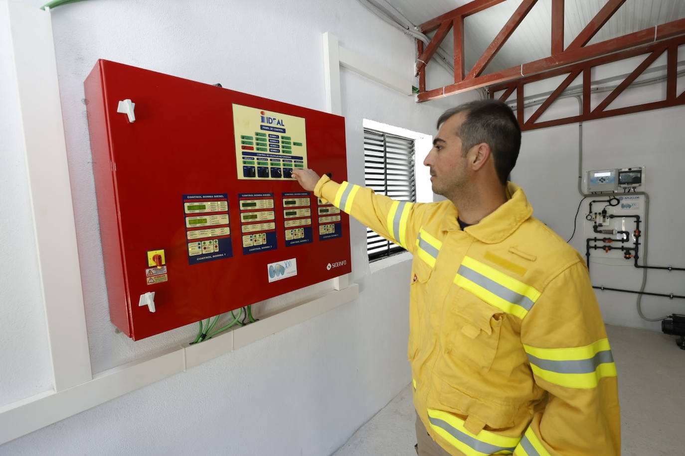 Valencia activa los ocho primeros cañones antiincendios en El Saler