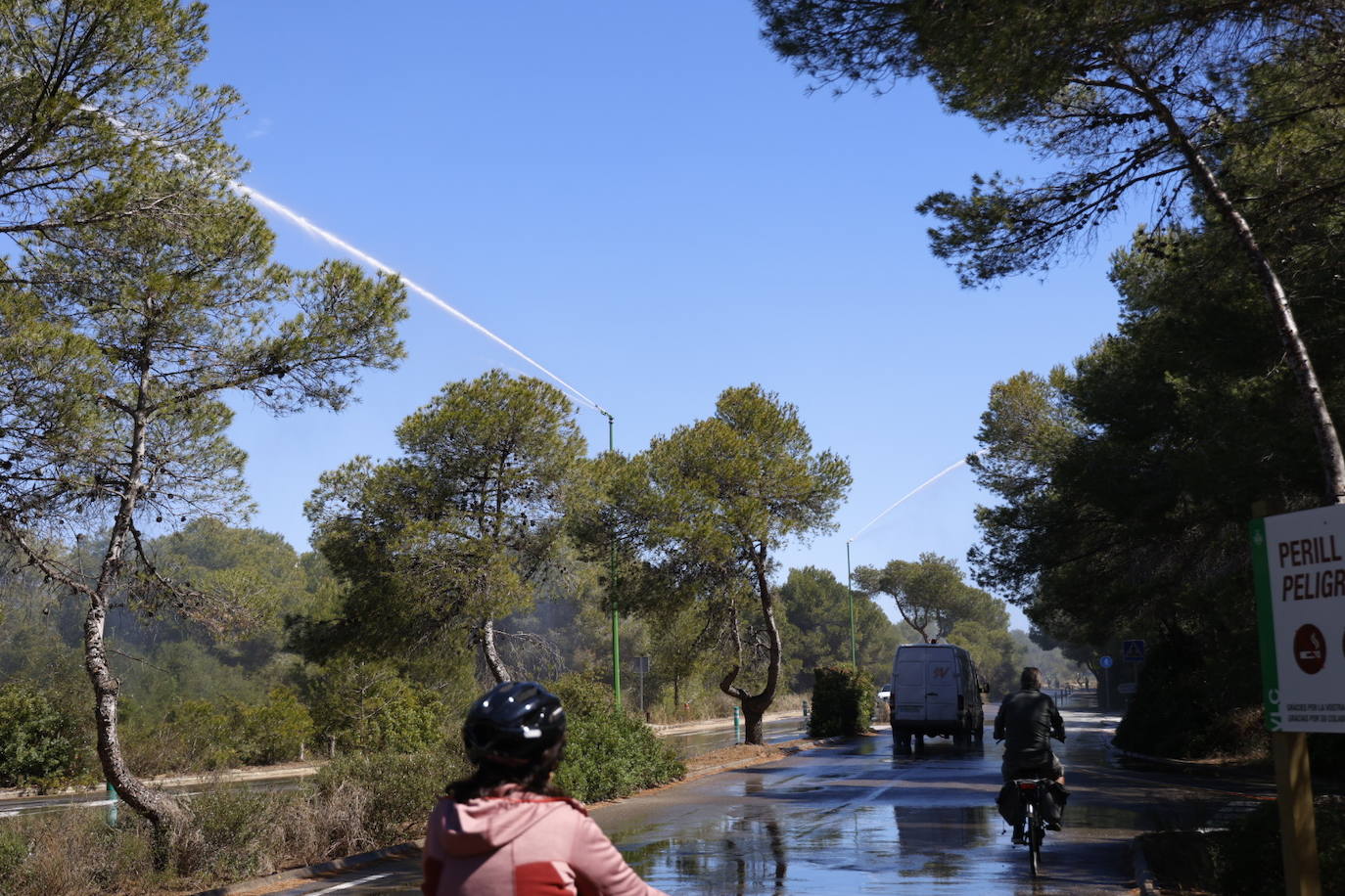 Valencia activa los ocho primeros cañones antiincendios en El Saler