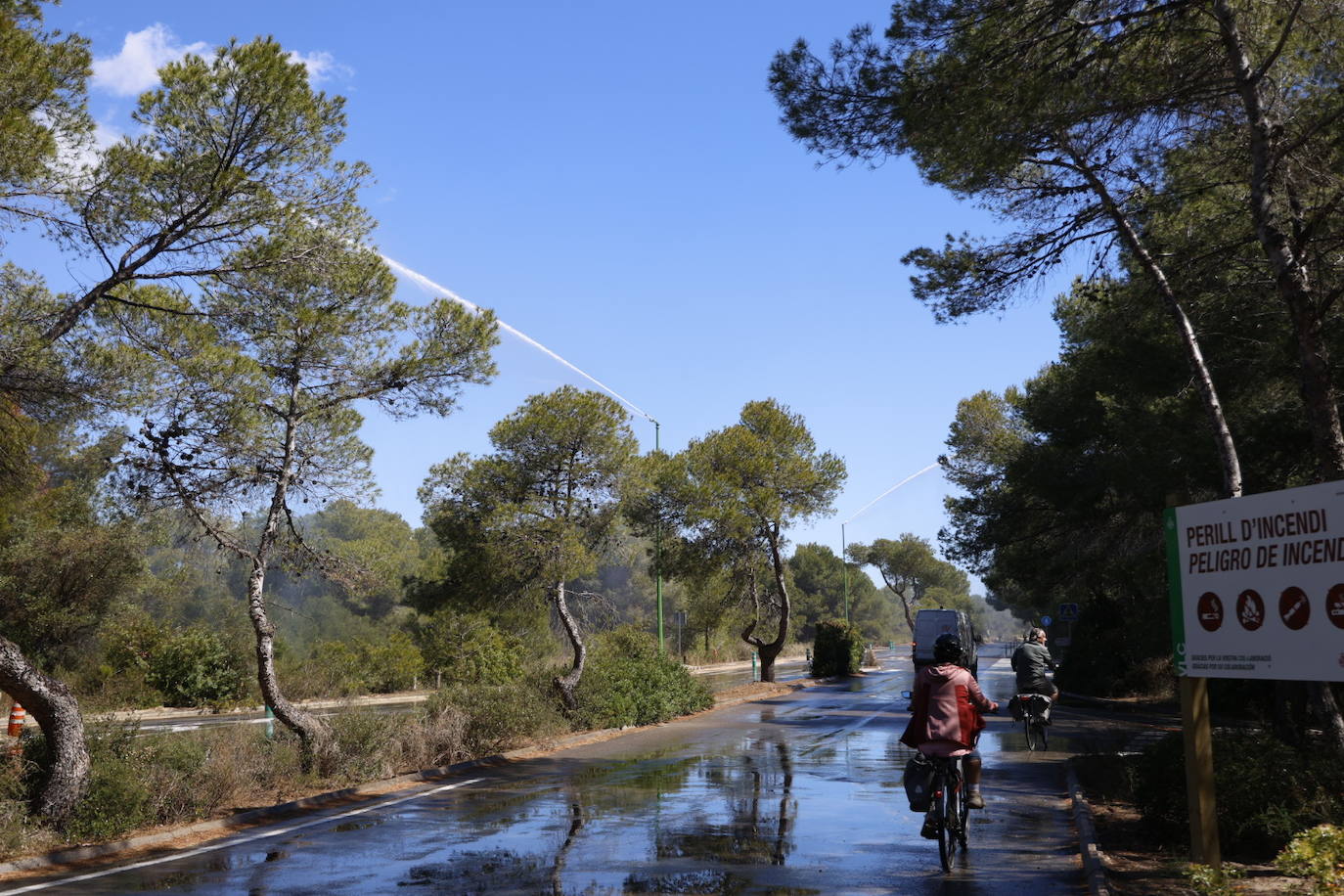 Valencia activa los ocho primeros cañones antiincendios en El Saler