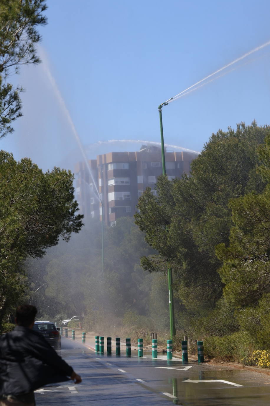 Valencia activa los ocho primeros cañones antiincendios en El Saler