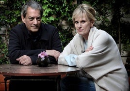 Auster, junto a su mujer, la también escritora Siri Hustvedt, en una imagen de archivo.