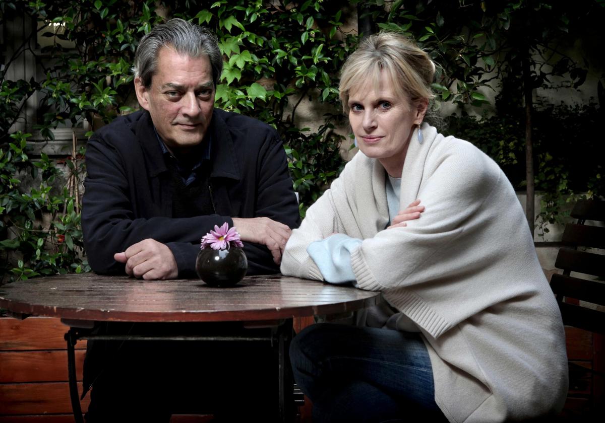 Auster, junto a su mujer, la también escritora Siri Hustvedt, en una imagen de archivo.