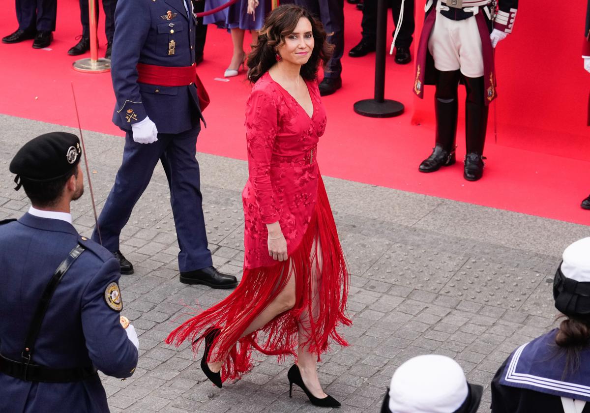 Una líder del PP de Madrid, obligada a cambiarse vestido por llevar el mismo que Ayuso
