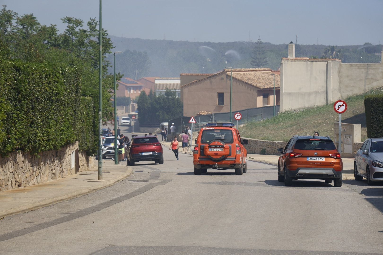 Un incendio amenaza la urbanización Masía de Traver en Riba-roja