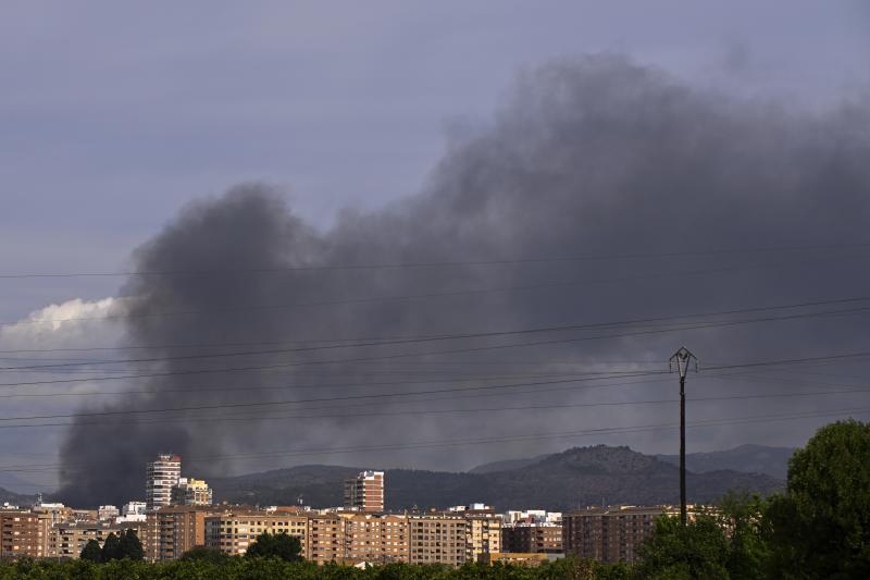 Humareda provocada en el incendio de Castellón.