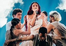 Eden Golan interpreta 'Hurricane' en el segundo ensayo de la segunda semifinal en el Malmö Arena.