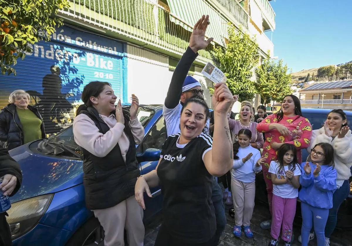 Celebración de un premio de lotería. Imagen de archivo.