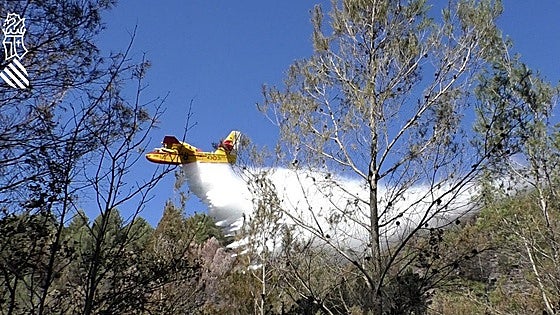 Un rayo provoca un incendio en Famorca