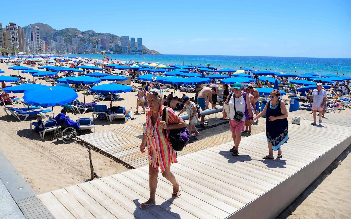 Las playas de la Comunitat que pierden y ganan bandera azul respecto a 2023