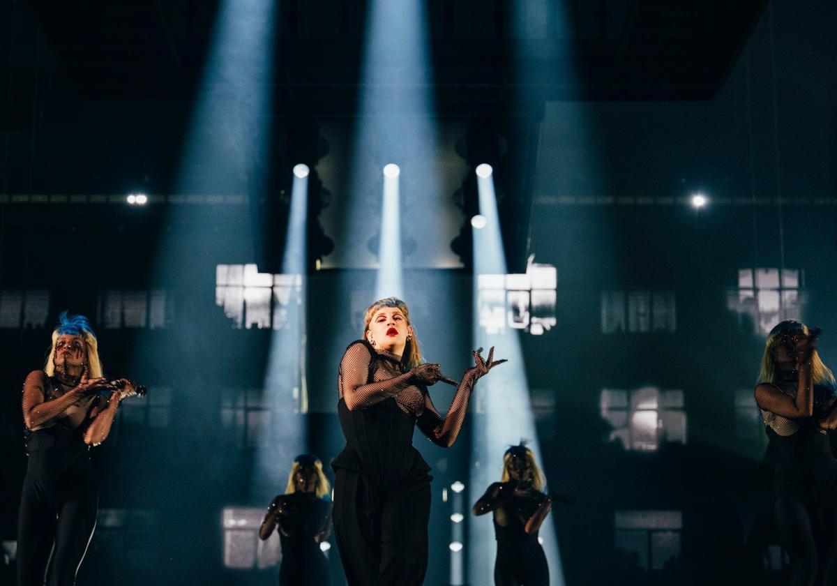 Aiko interpreta 'Pedestal' en el segundo ensayo de la segunda semifinal en el Malmo Arena.