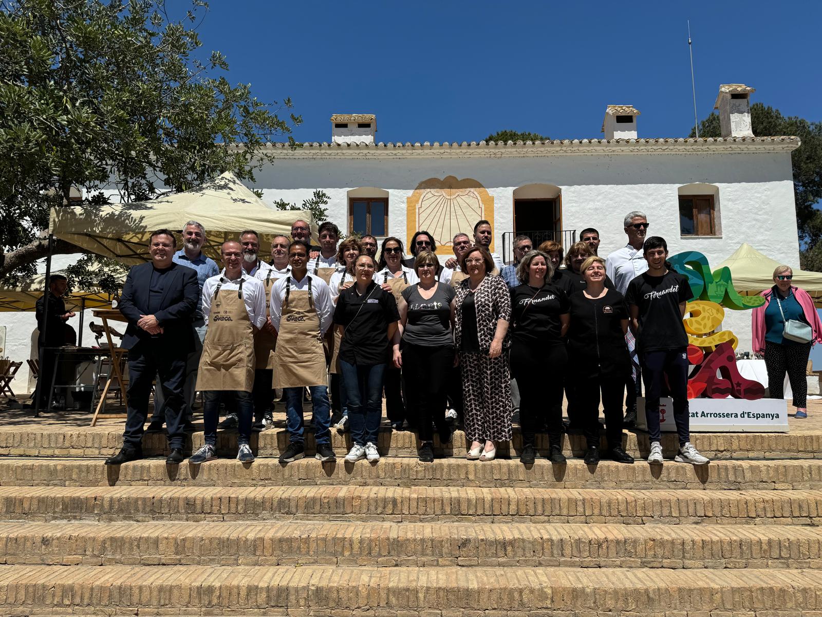 Imagen principal - Cocineros japoneses competirán en una semifinal para participar en el Concurs de Paella de Sueca