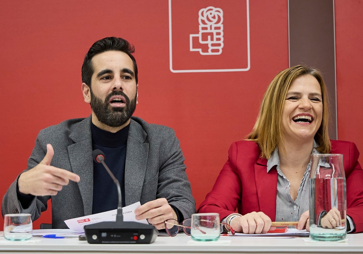 José Muñoz y Pilar Bernabé, en una ejecutiva del PSPV.