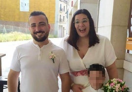 Adrián junto a su mujer Sofía el día de su boda.