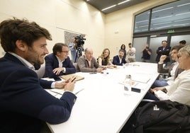 Representantes de los partidos políticos en el Ayuntamiento, antes de la reunión de esta tarde.