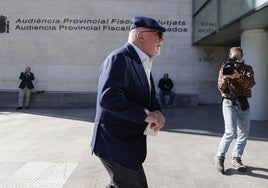 El comisario Villarejo, a su llegada a la Ciudad de la Justicia de Valencia.