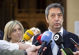 Elisa Núñez y Vicente Barrera, en La Beneficència.