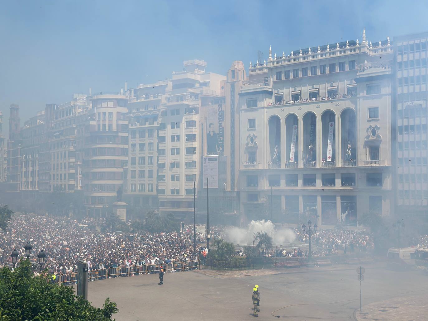Así ha sido la mascletà en honor a la Mare de Dèu en Valencia