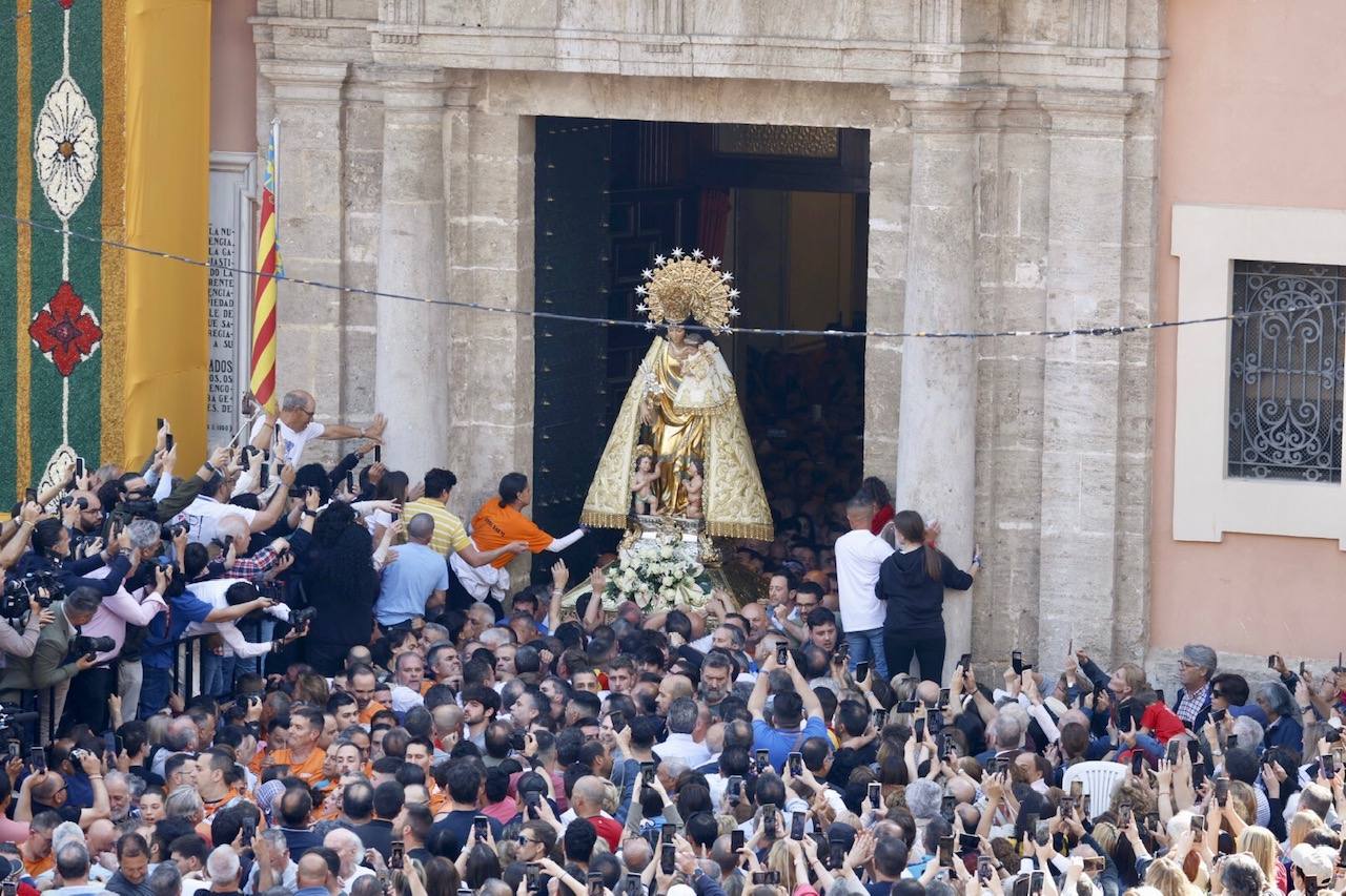 El Traslado de la Virgen desde la Basílica hasta la Catedral, en imágenes