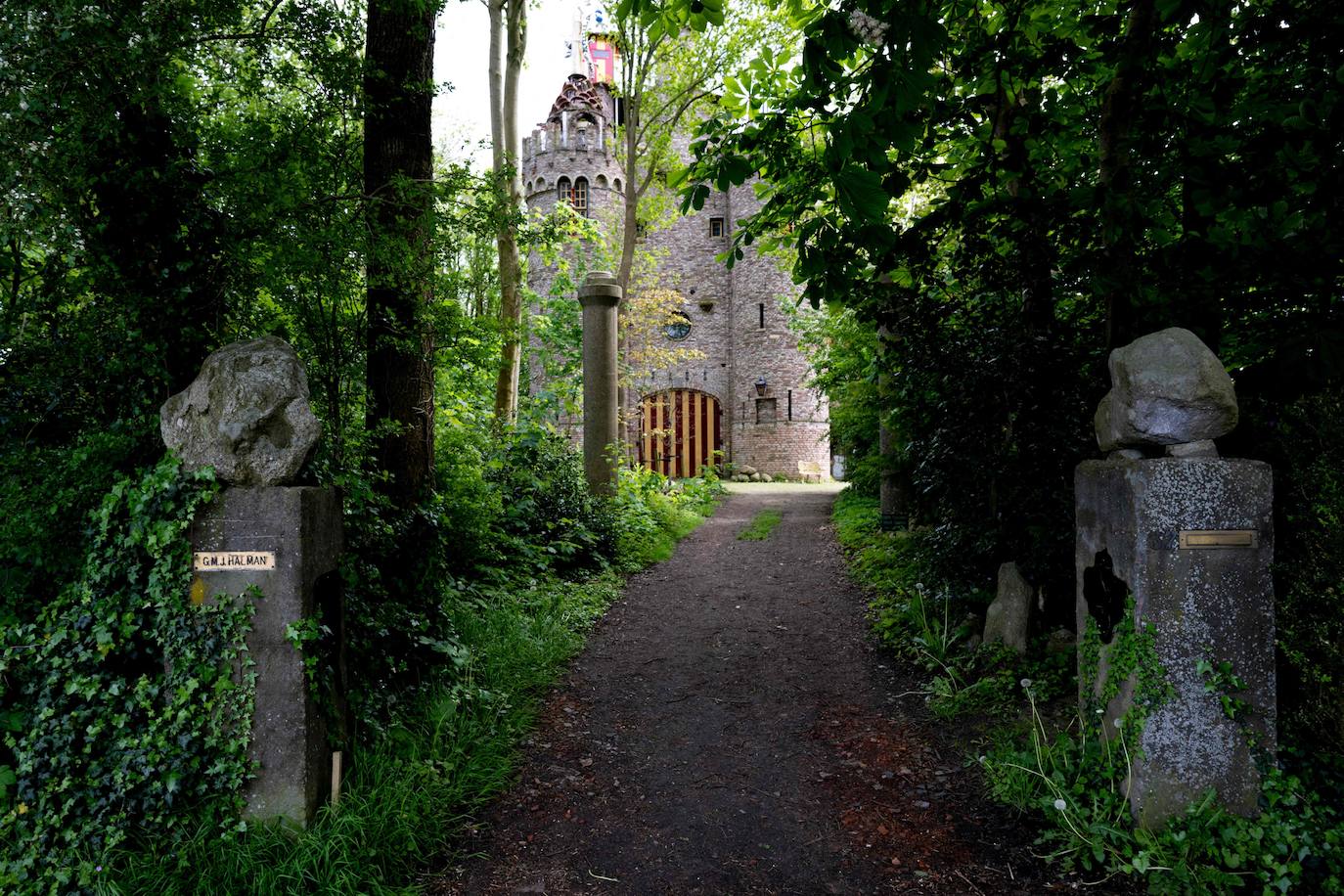 El neerlandés de 76 años que construyó su propio castillo