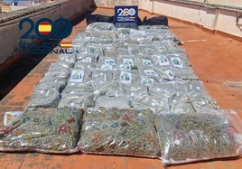 Alijo de marihuana intervenido por la policía.