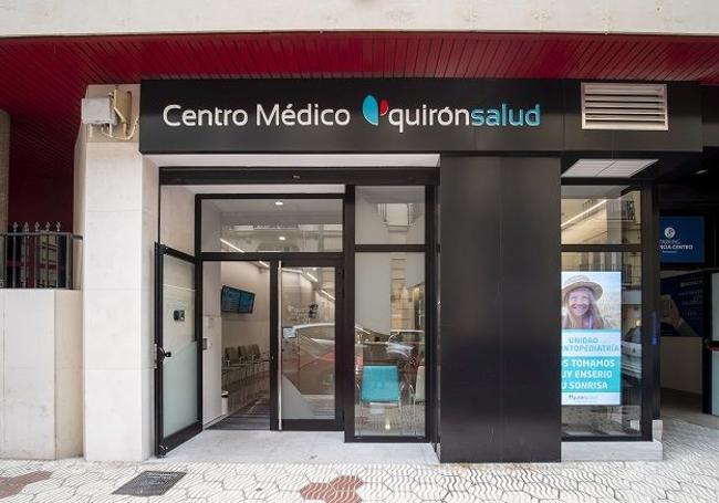 Entrada de la Calle Jorge Juan del Centro Médico Quirónsalud Mercado de Colón