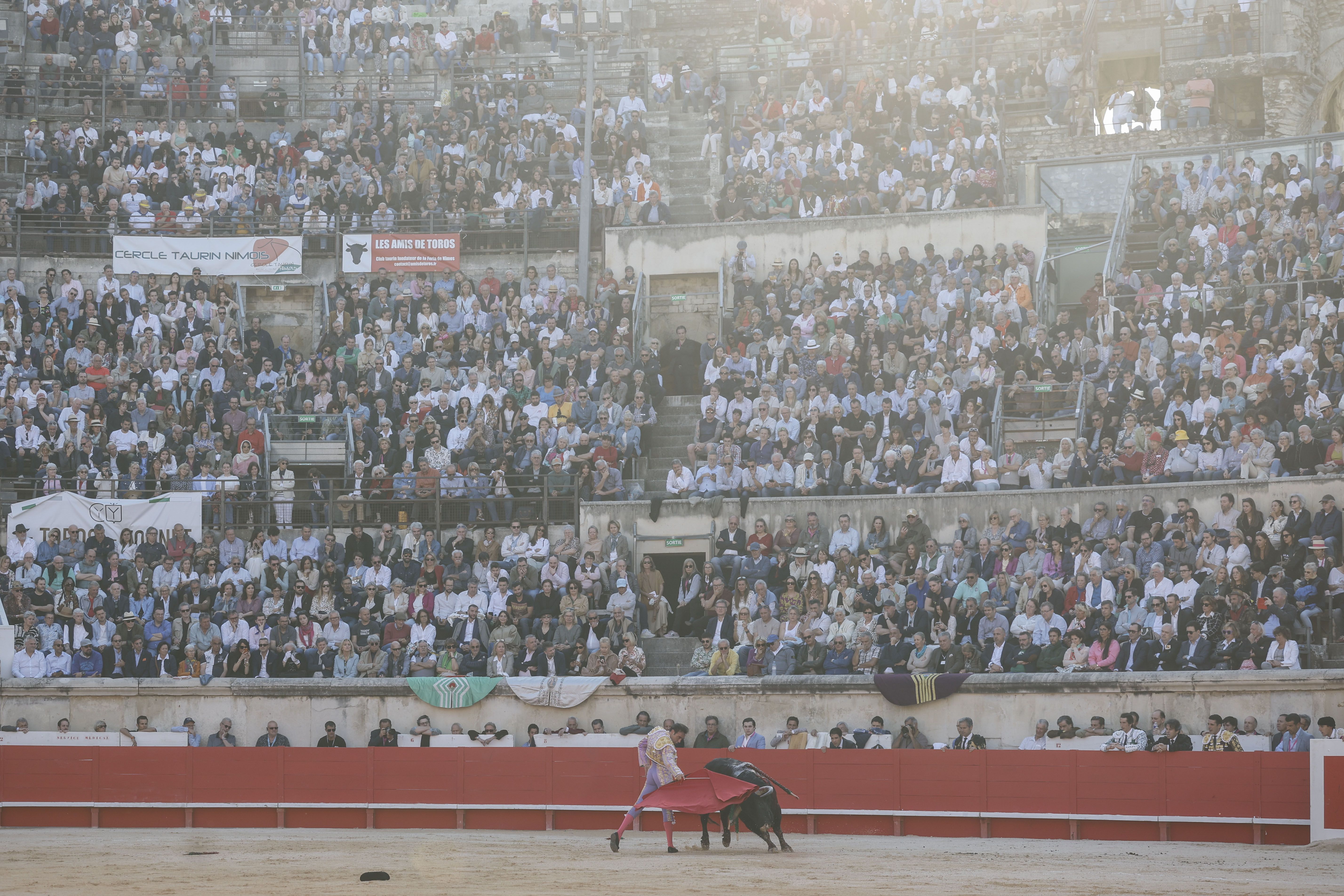 Enrique Ponce, en la Feria de Pentecostés 2024 de Nimes