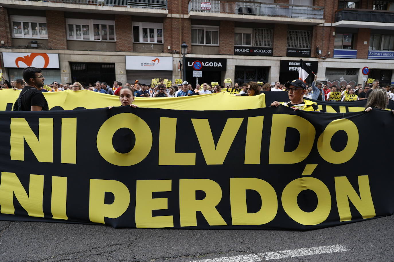 Ambiente en las puertas de Mestalla durante el Valencia-Girona