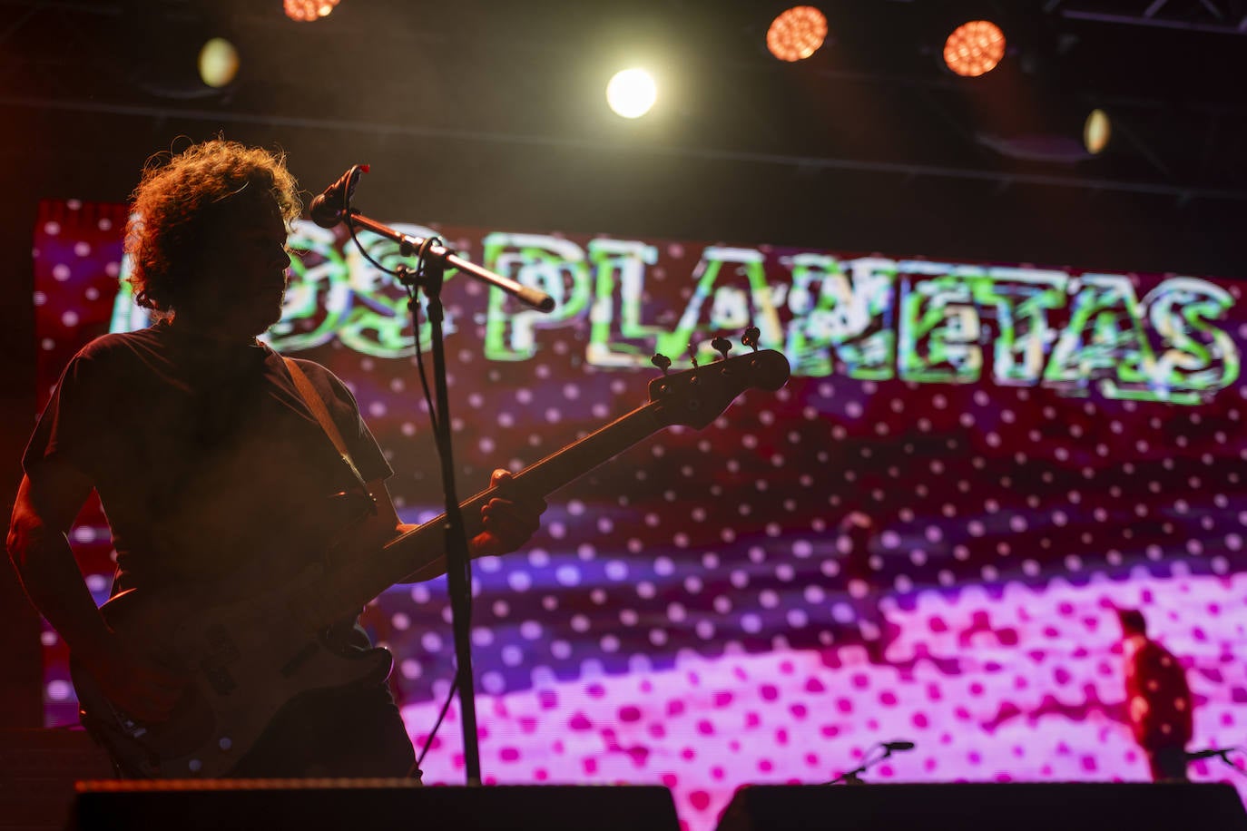 El grupo Los Planetas celebra los 30 años de su disco &#039;Super 8&#039; en un festival en los Jardines de Viveros de Valencia