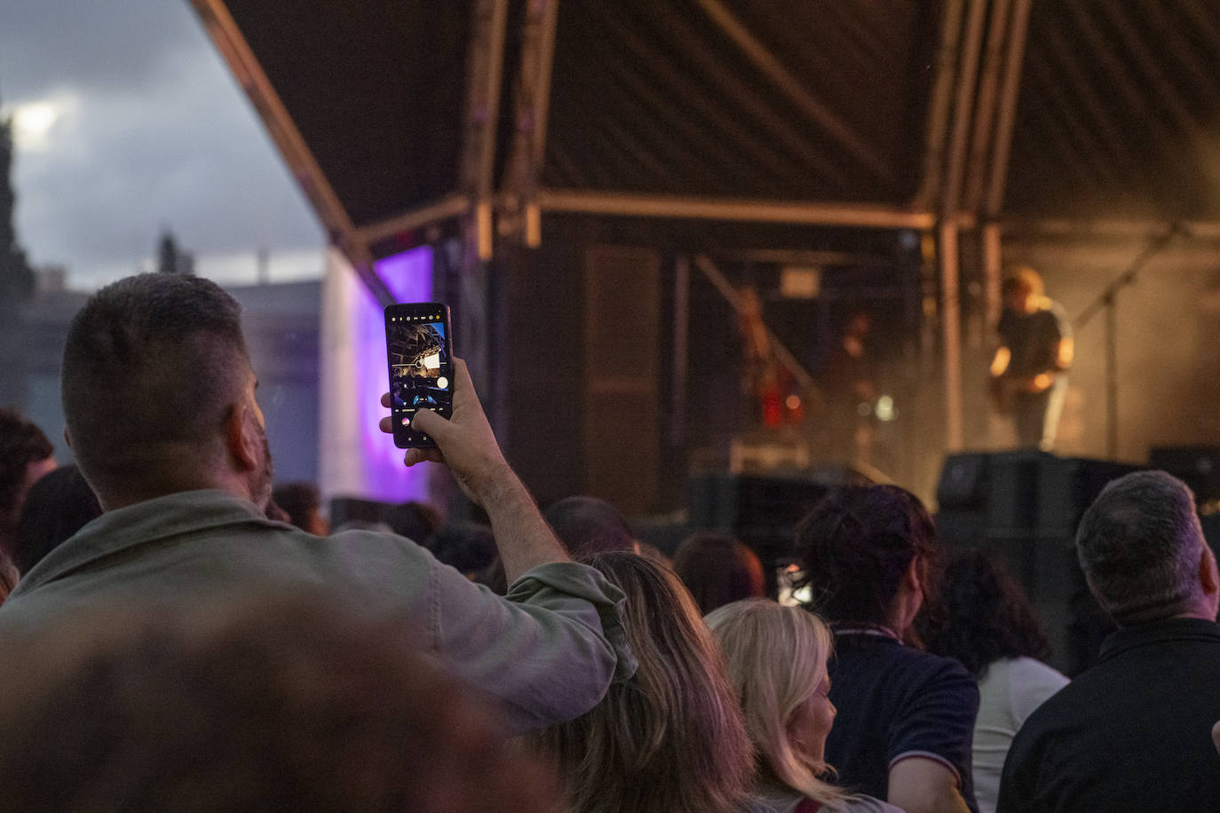 El grupo Los Planetas celebra los 30 años de su disco &#039;Super 8&#039; en un festival en los Jardines de Viveros de Valencia