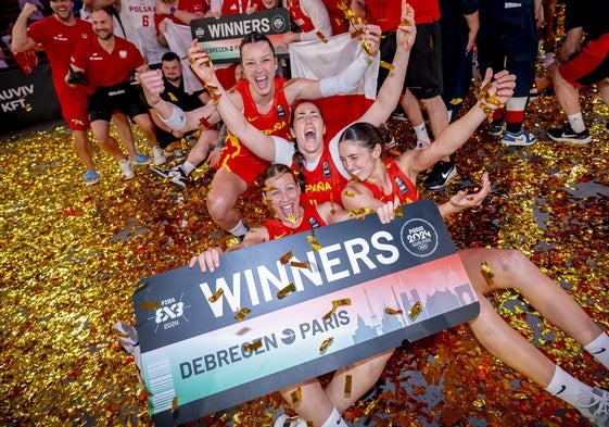 Las jugadoras celebran el histórico billete para los Juegos de París.