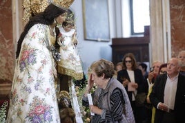 Jornada del besamanos a la Virgen de los Desamparados, en la pasada edición.