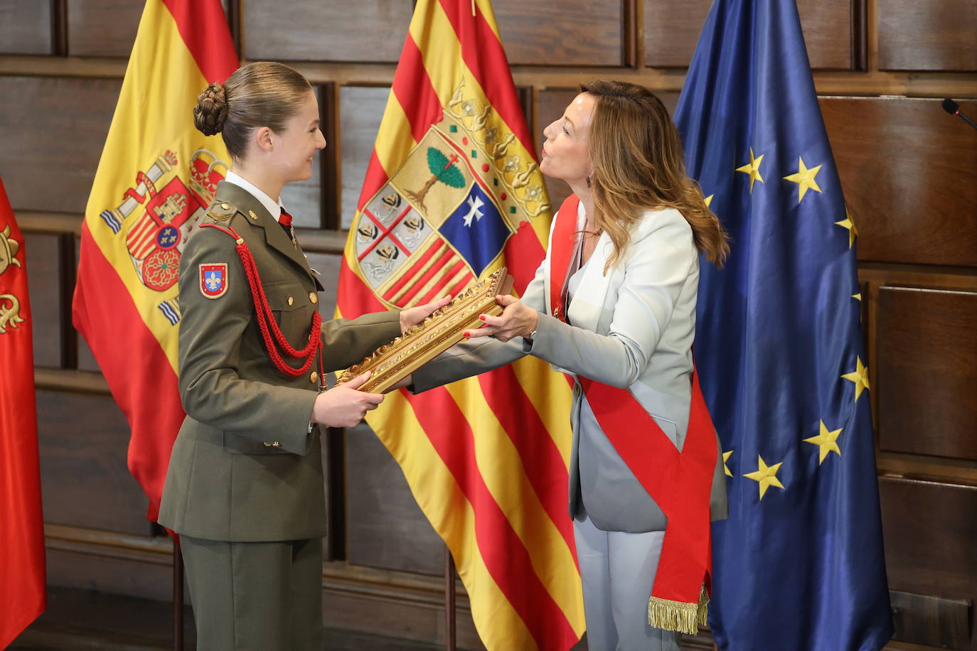 Las Cortes de Aragón entregan a la princesa Leonor su máxima distinción