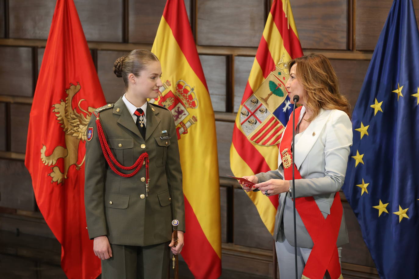 Las Cortes de Aragón entregan a la princesa Leonor su máxima distinción