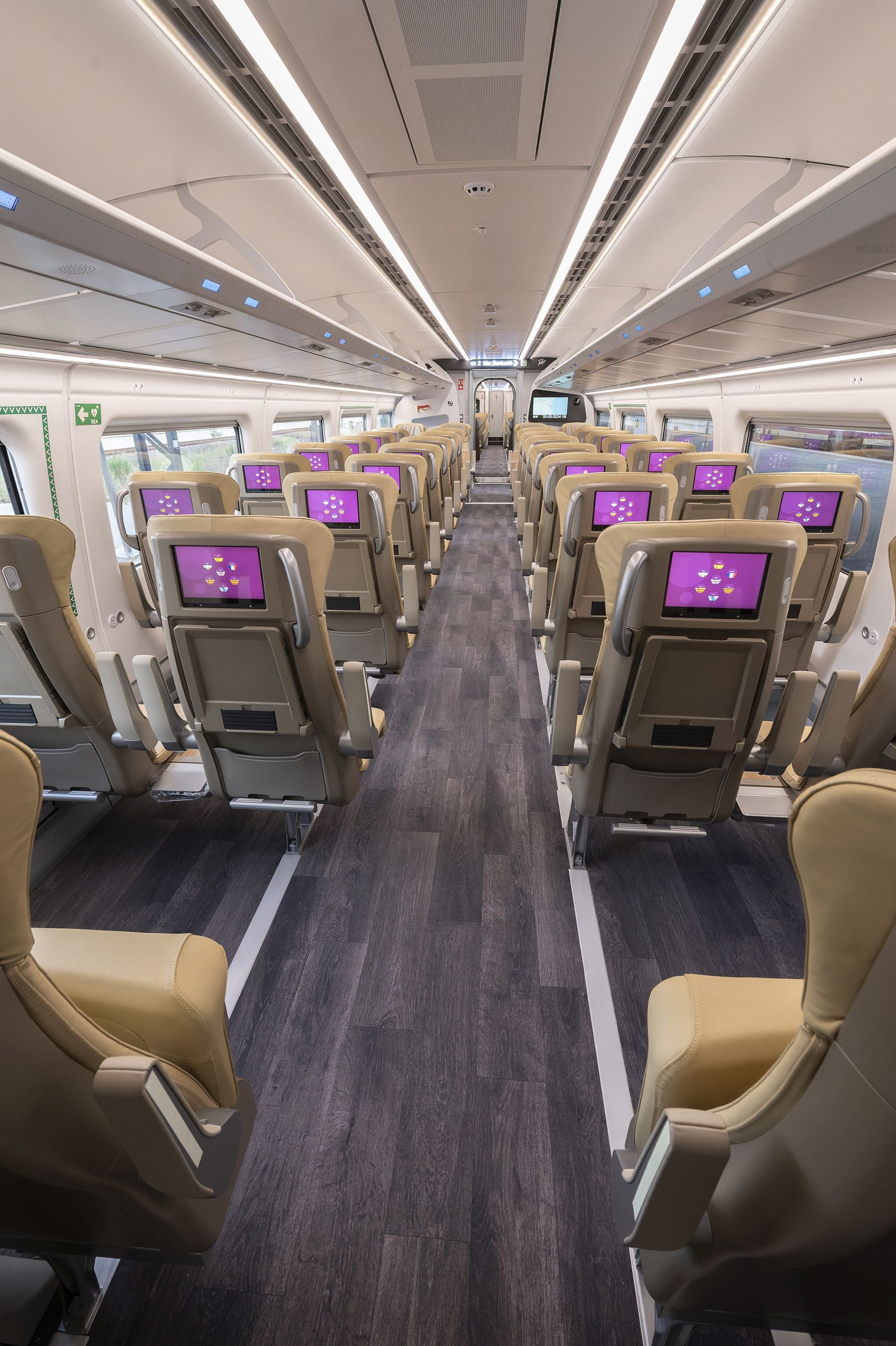 Así son los S-106, los nuevos trenes de Renfe para viajar desde la Comunitat a Madrid o Gijón