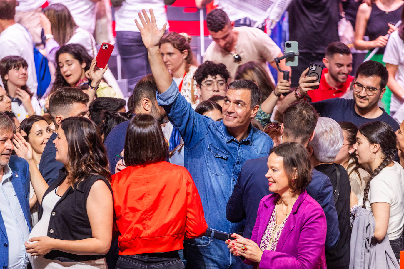 Las imágenes del miting de Pedro Sánchez en Valencia