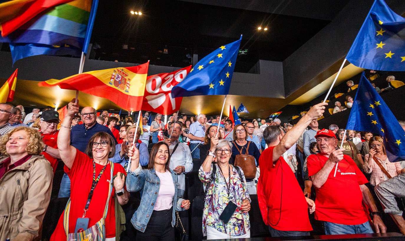 Las imágenes del miting de Pedro Sánchez en Valencia