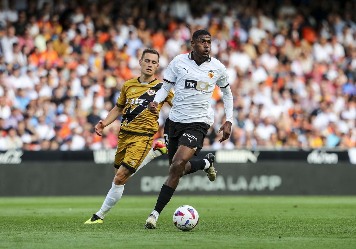 Cristhian Mosquera, durante el Valencia-Rayo Vallecano.