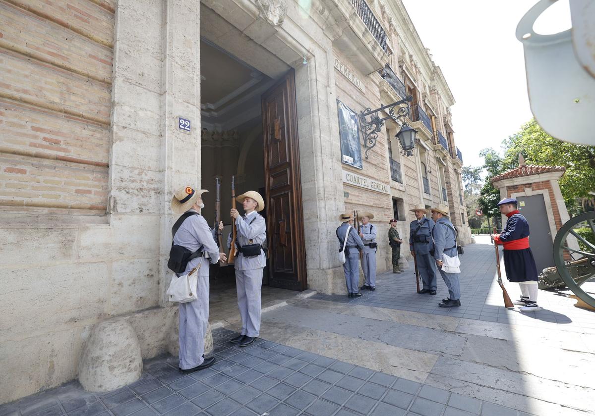 Fachada del edificio de Capitanía en Valencia.