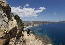 Espectaculares vistas de la playa de la Fossa hasta Benissa y Moraira, desde la cara norte.