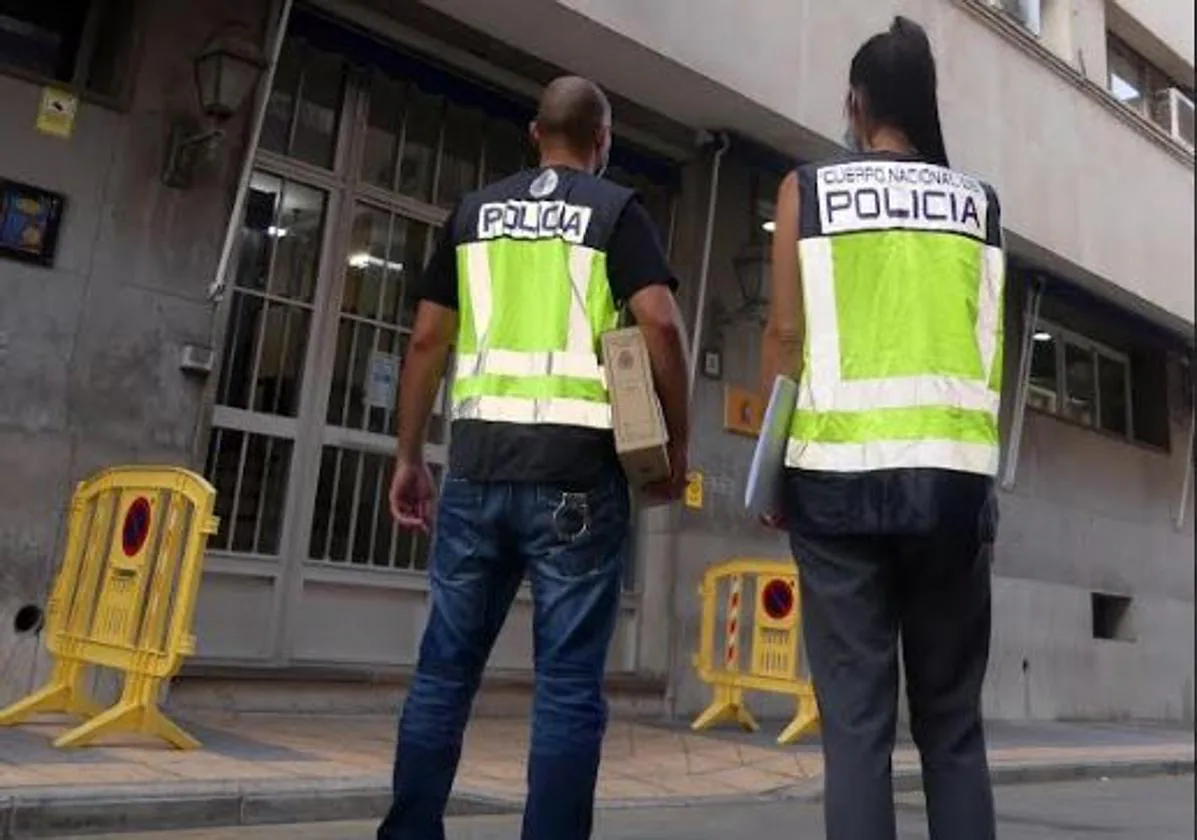 Atacan con la técnica del ‘mataleón’ y a plena luz del día a un anciano en Benidorm para robarle la cartera